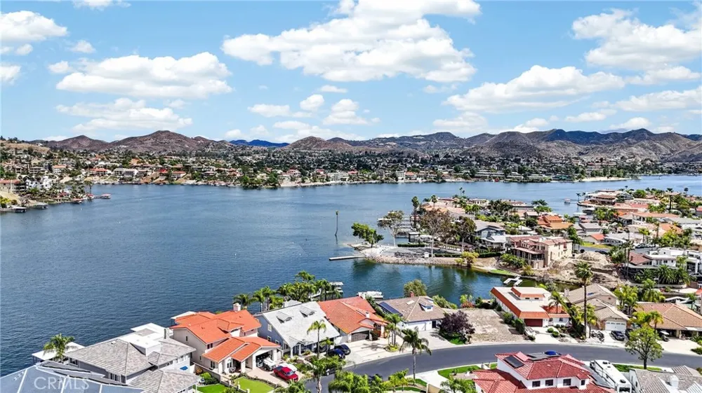 29392 Big Range Canyon Lake, CA 92587