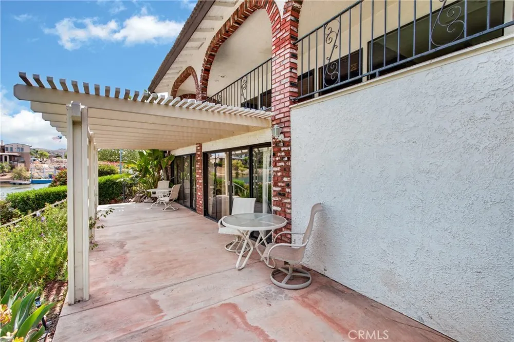 29392 Big Range Canyon Lake, CA 92587
