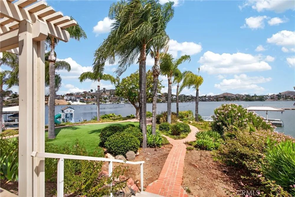 29392 Big Range Canyon Lake, CA 92587