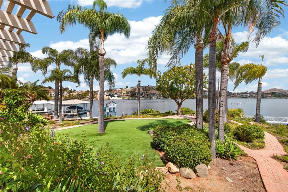 29392 Big Range Canyon Lake, CA 92587
