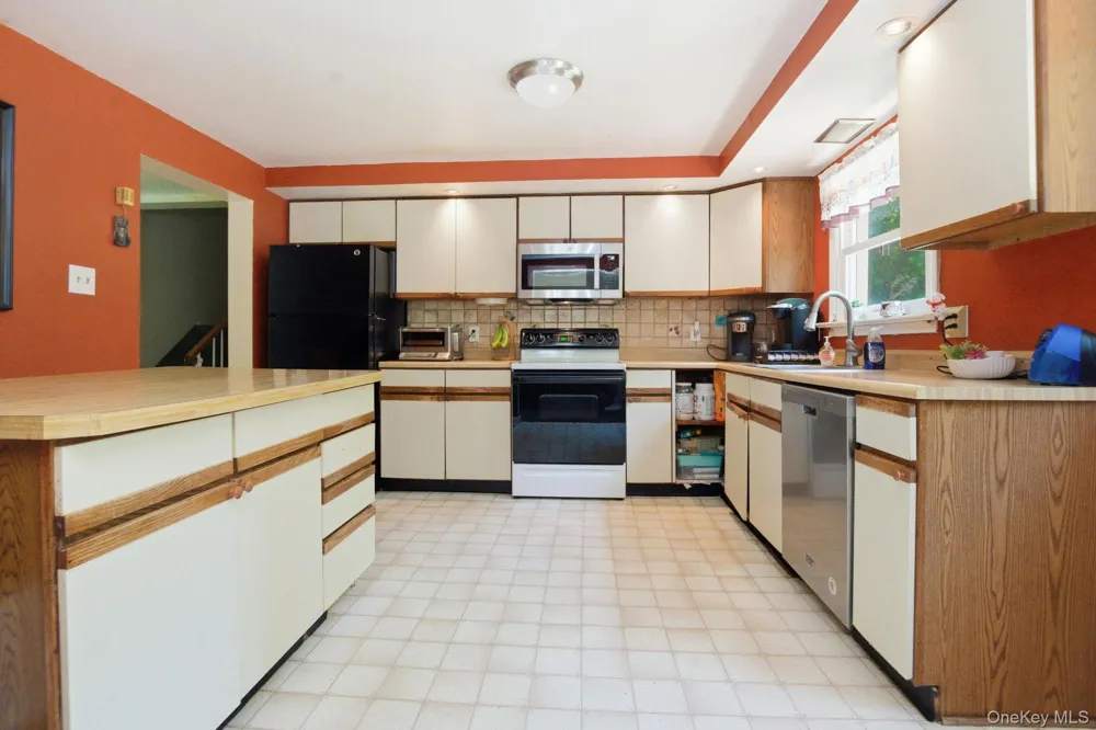 19 Taurat Place Mahopac, NY 10541
