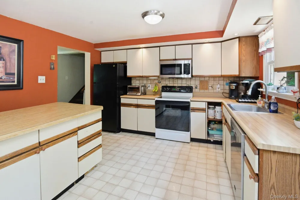 19 Taurat Place Mahopac, NY 10541