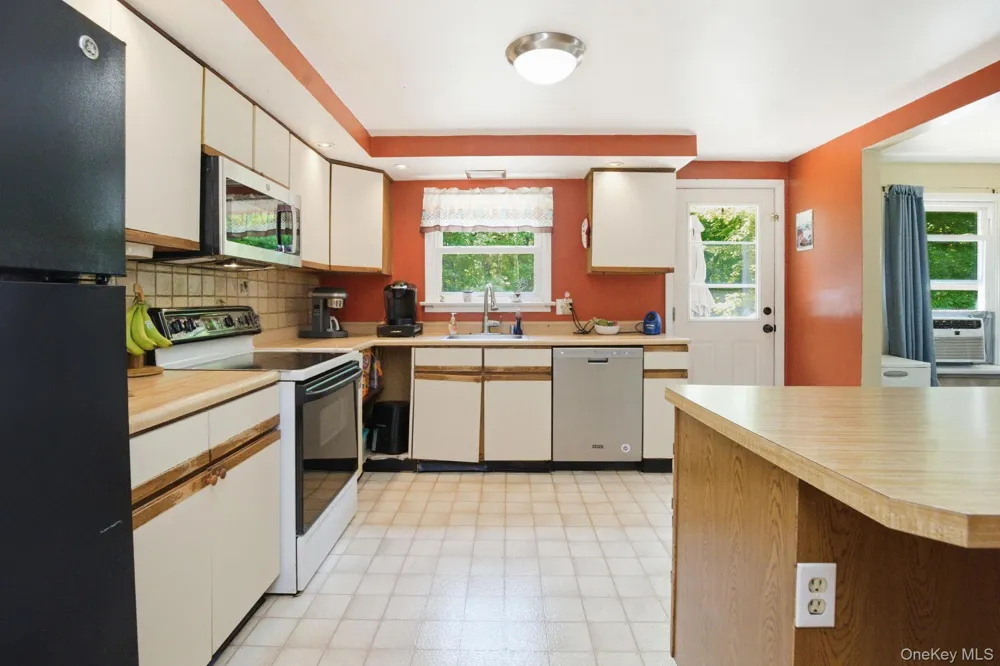 19 Taurat Place Mahopac, NY 10541