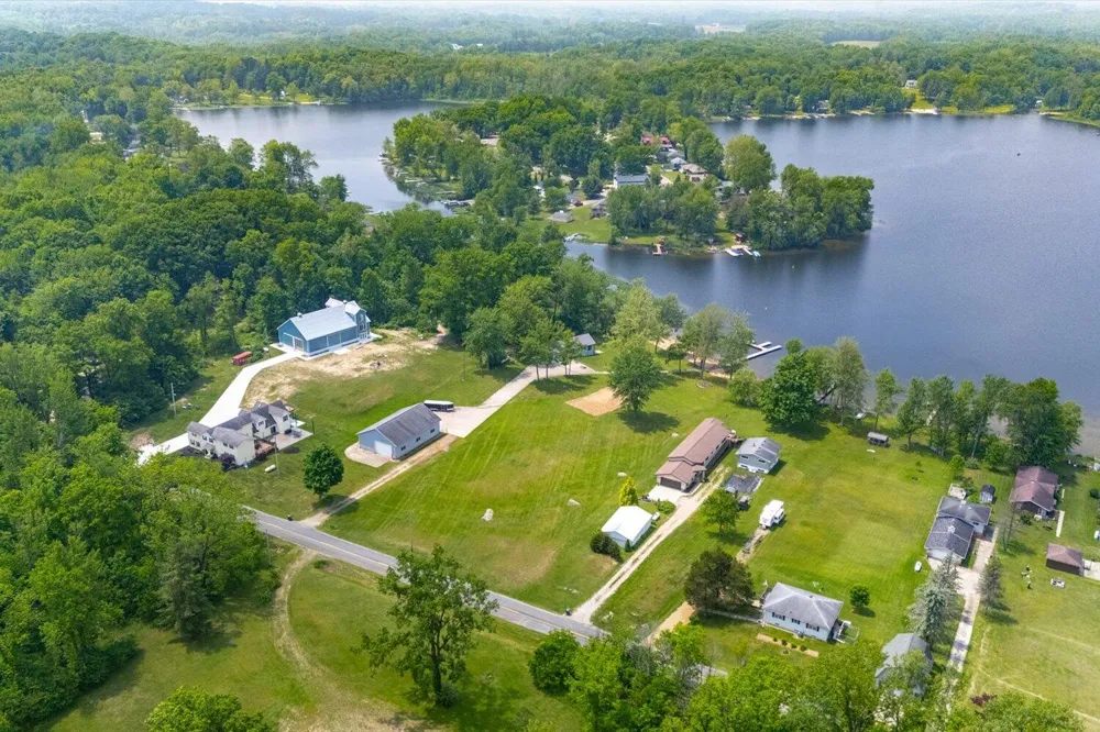 13754 45th Street Bloomingdale, MI 49026