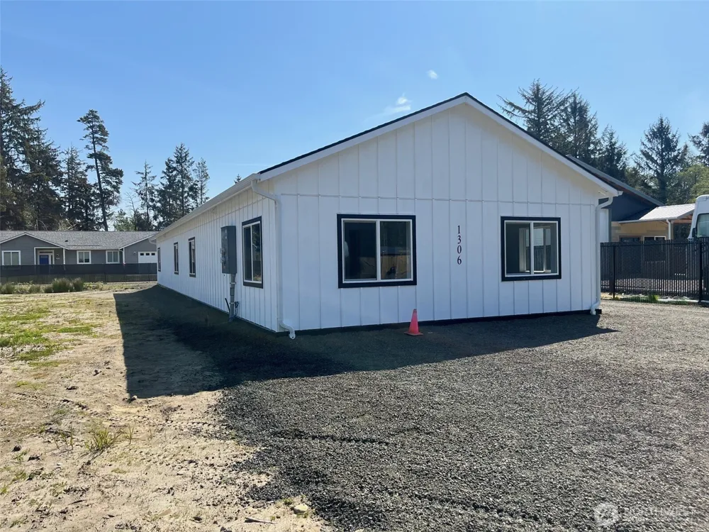 1306 Melbourne Court Westport, WA 98595