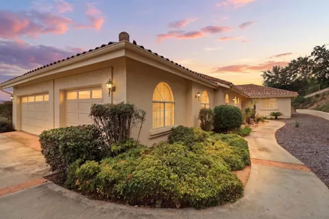 3844 Alta Vista