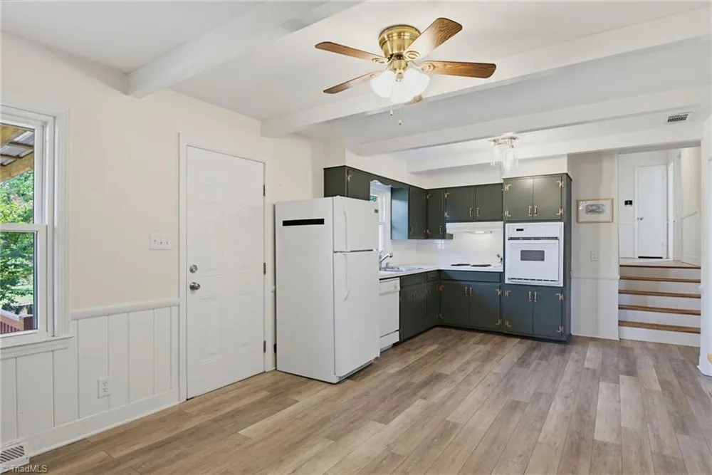 1132 Glennview Drive Kernersville, NC 27284