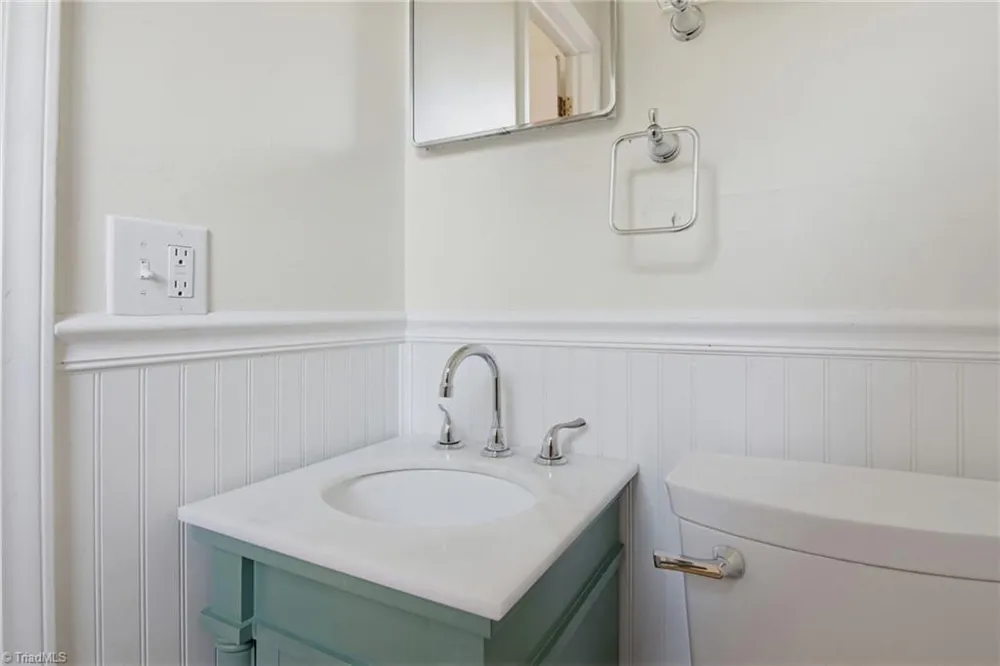 1132 Glennview Drive Kernersville, NC 27284