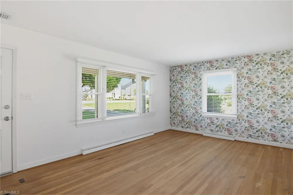 1132 Glennview Drive Kernersville, NC 27284