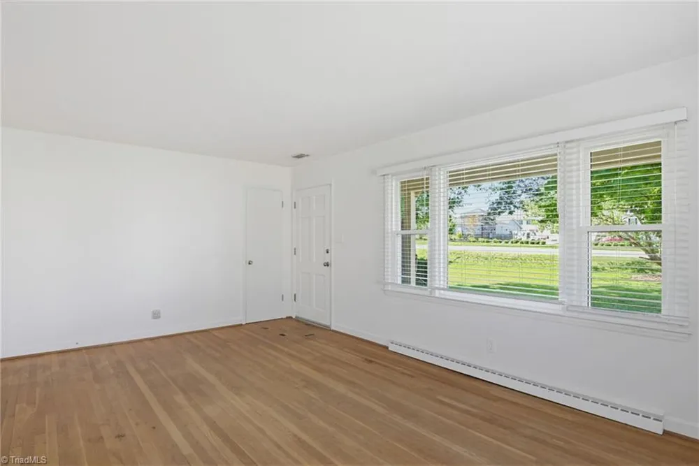 1132 Glennview Drive Kernersville, NC 27284