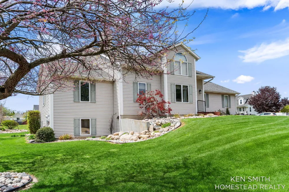 5131 Windybrook Drive SW Wyoming City, MI 49418