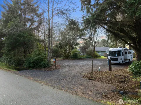 337 Mast Ave NW