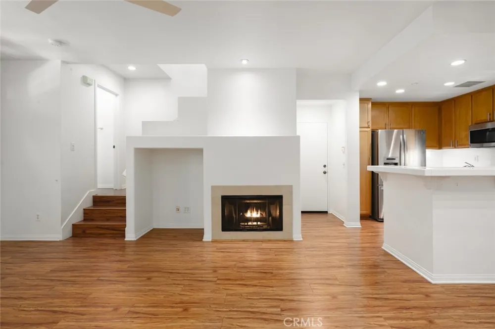 127 Jadestone Irvine, CA 92603