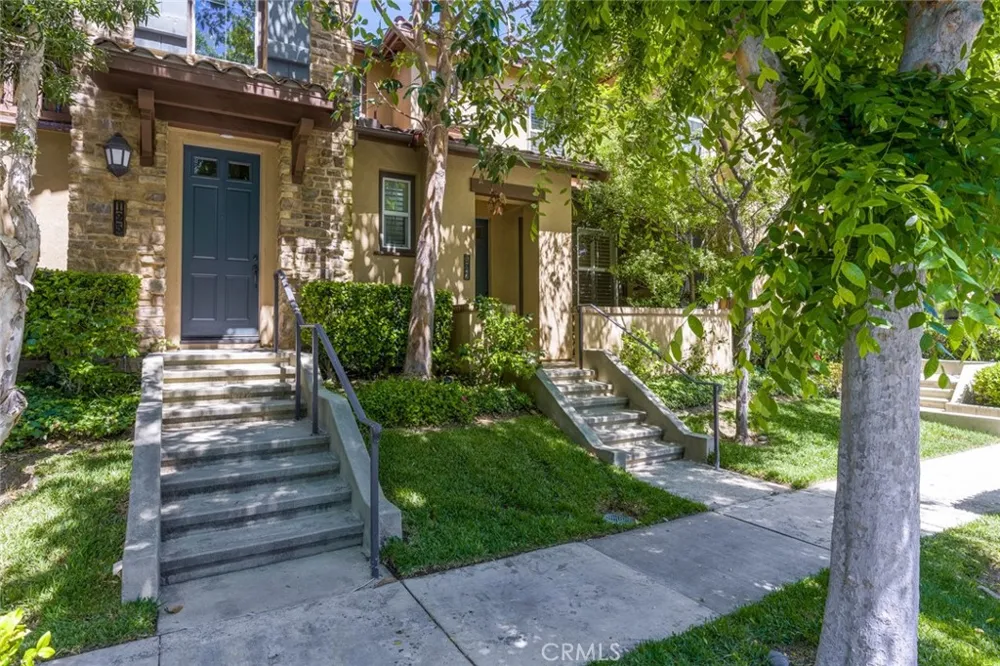 127 Jadestone Irvine, CA 92603