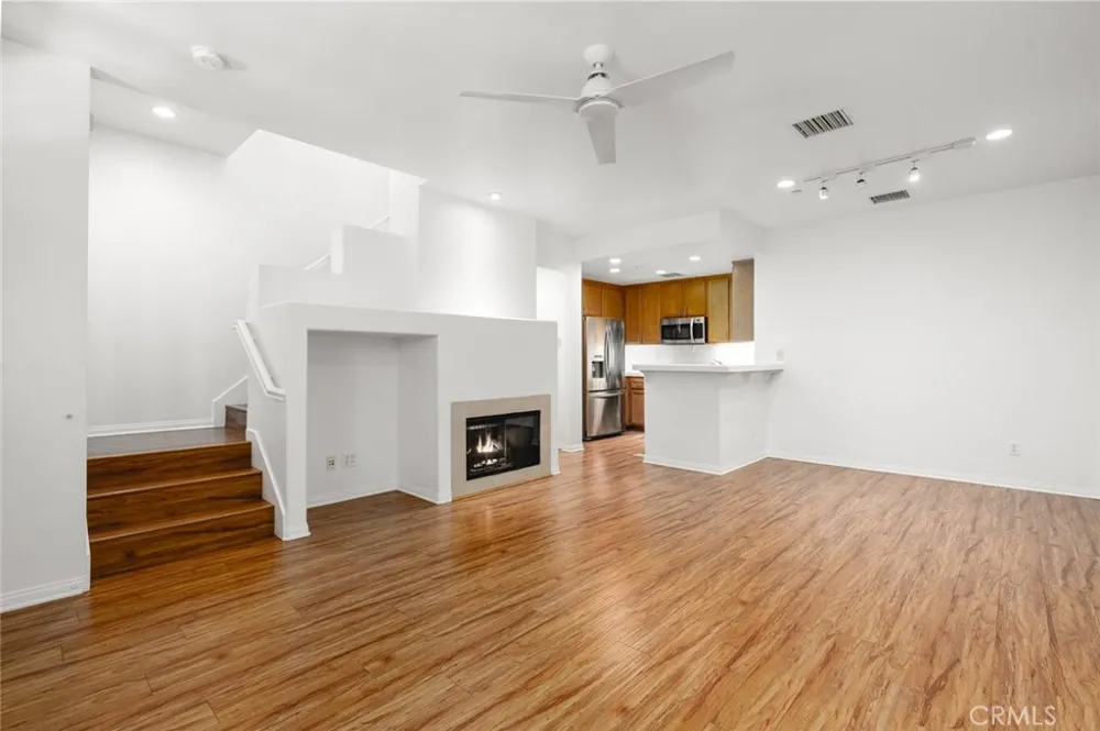 127 Jadestone Irvine, CA 92603