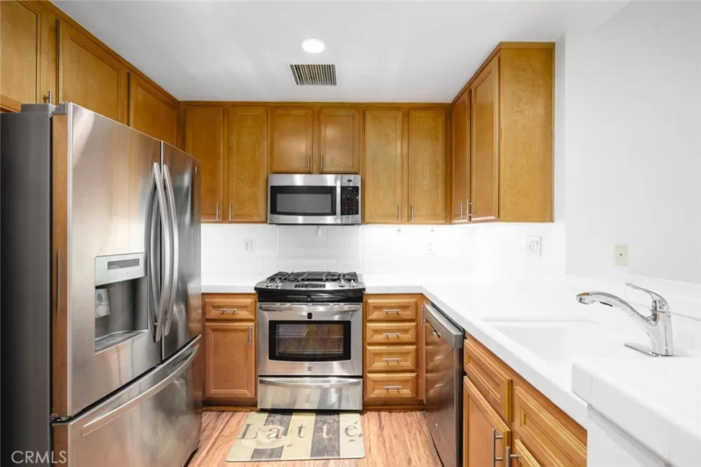 127 Jadestone Irvine, CA 92603
