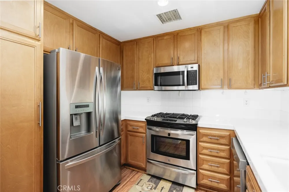 127 Jadestone Irvine, CA 92603