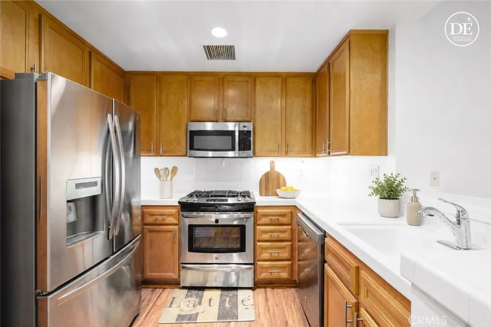 127 Jadestone Irvine, CA 92603