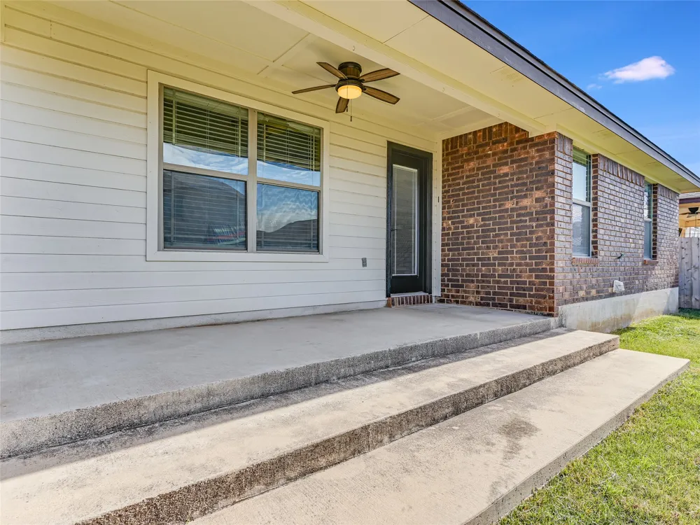 224 Geode Lane Jarrell, TX 76537