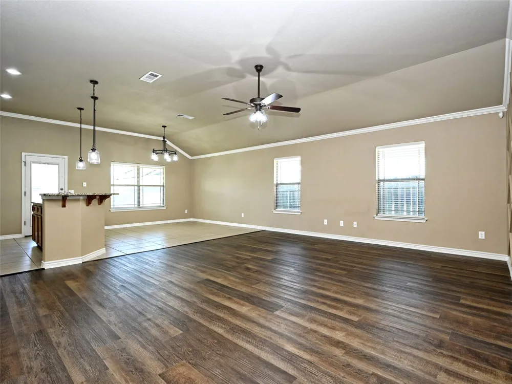 224 Geode Lane Jarrell, TX 76537