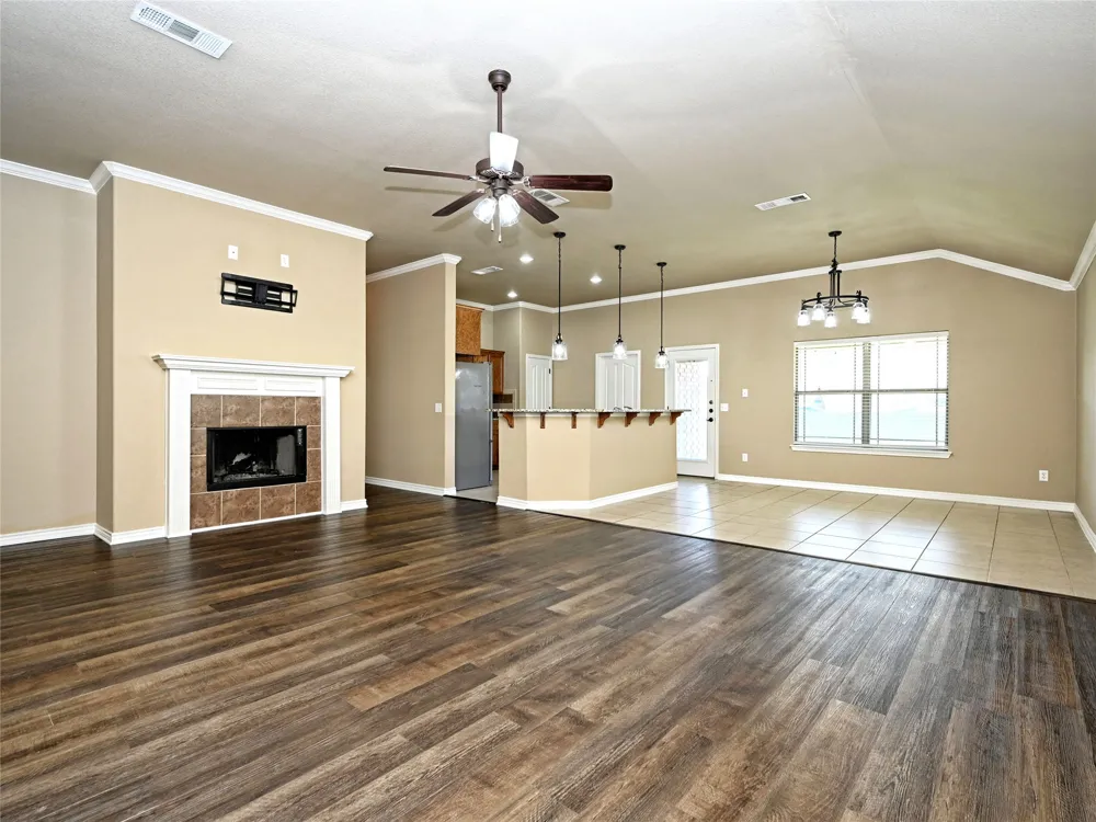 224 Geode Lane Jarrell, TX 76537