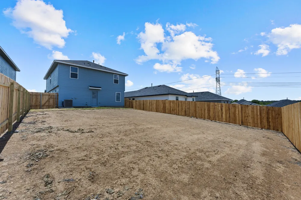 113 Howard Drive Maxwell, TX 78109