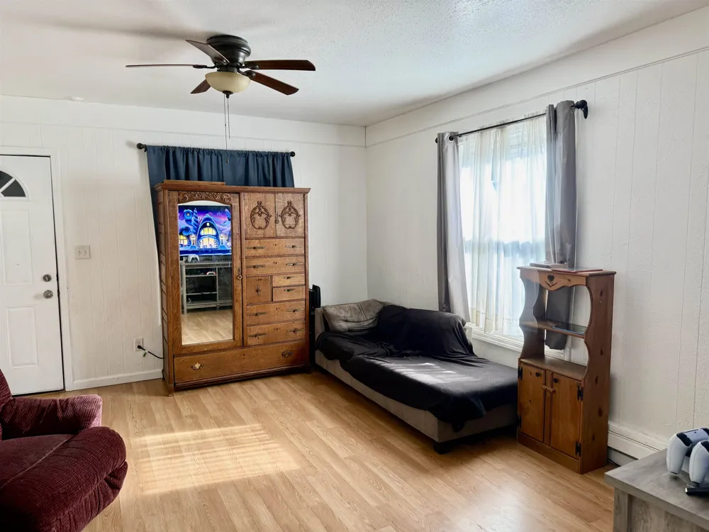 711 Francisco Avenue Alma City, MI 48801