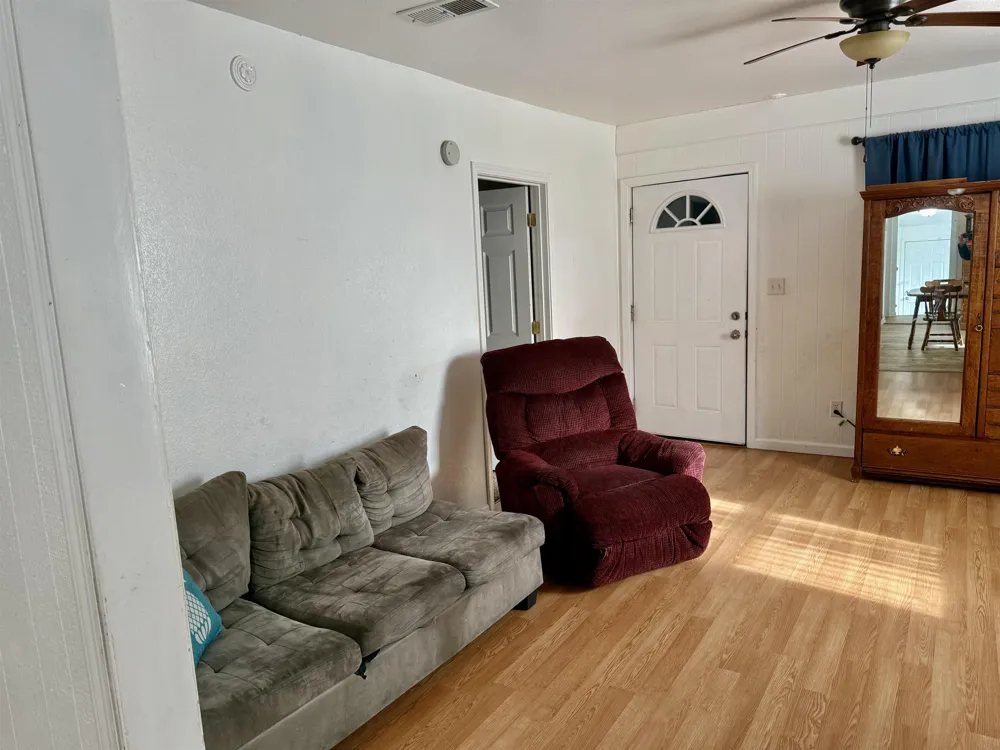 711 Francisco Avenue Alma City, MI 48801