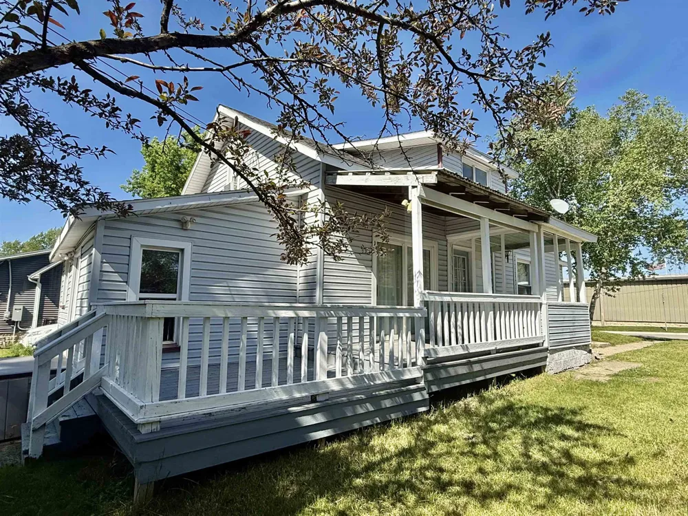 711 Francisco Avenue Alma City, MI 48801
