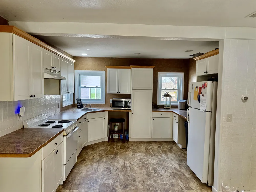 711 Francisco Avenue Alma City, MI 48801