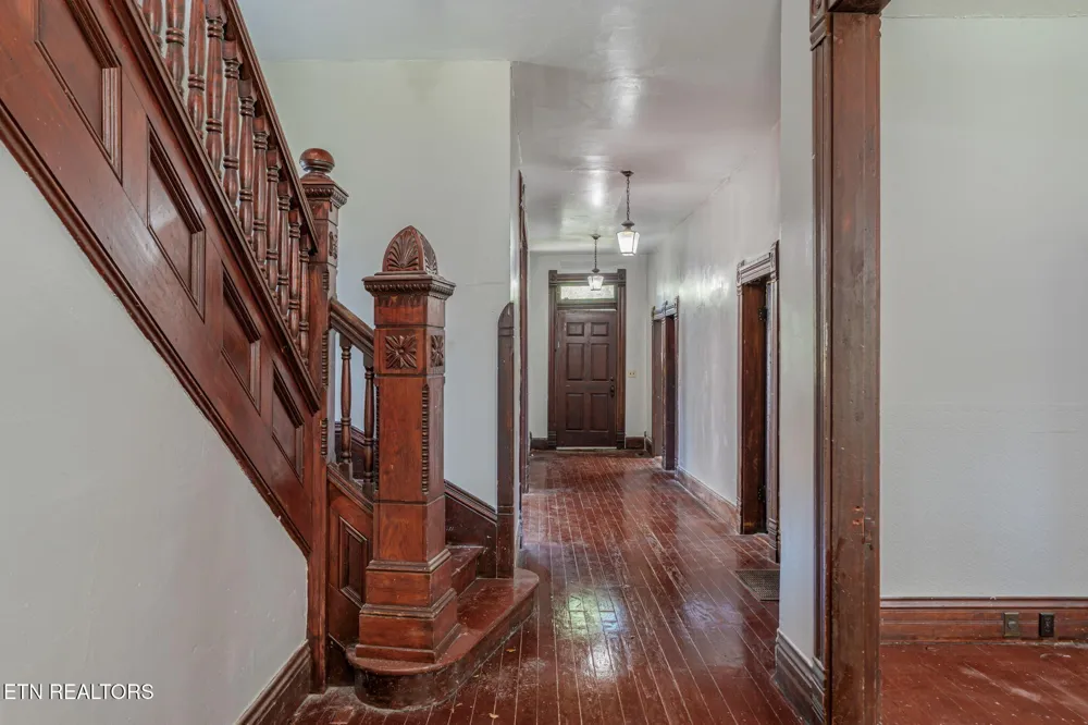 419 W Rockwood St Rockwood, TN 37854
