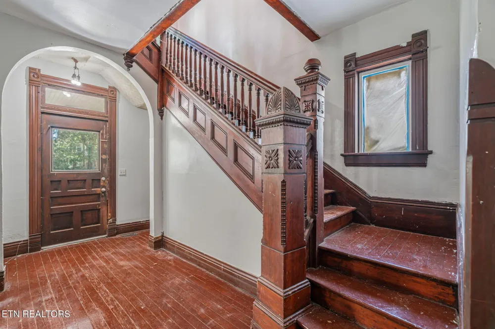 419 W Rockwood St Rockwood, TN 37854