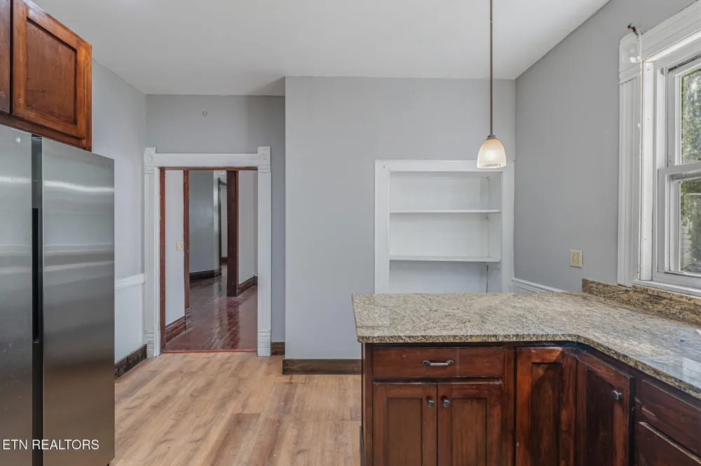 419 W Rockwood St Rockwood, TN 37854