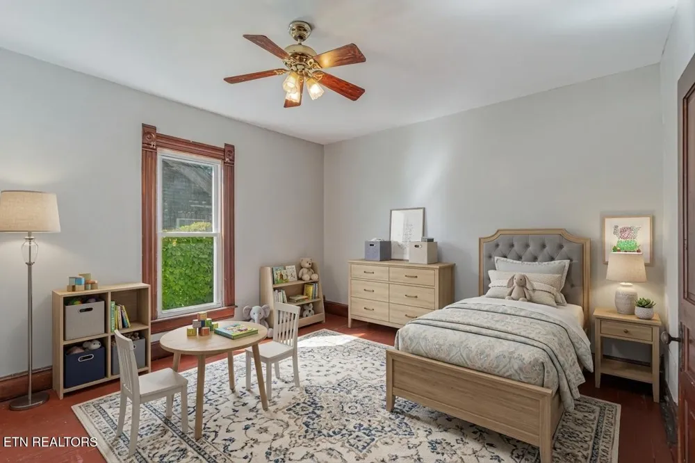 419 W Rockwood St Rockwood, TN 37854