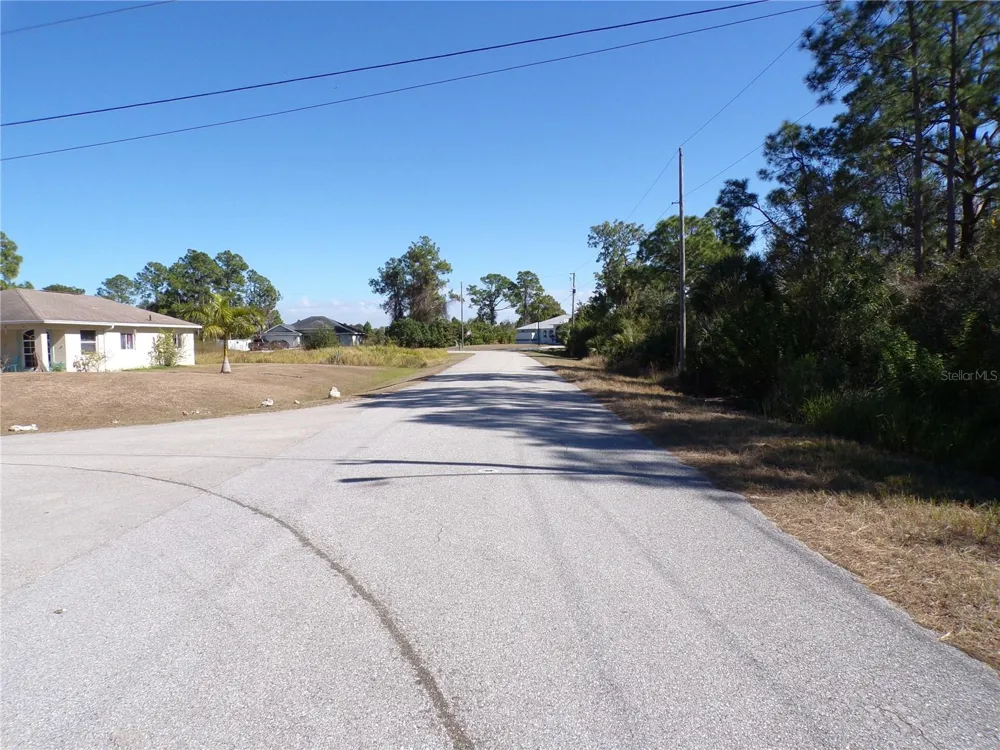 763 LONGBOW LANE Lehigh Acres, FL 33972