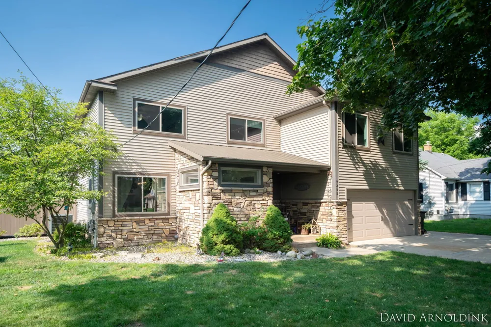 2325 Riley Court Hudsonville, MI 49426