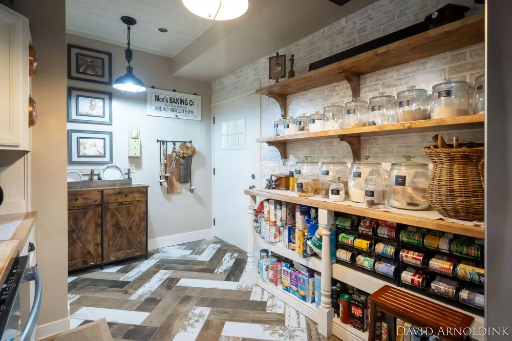 2325 Riley Court Hudsonville, MI 49426