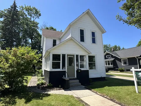 32 W Main Avenue