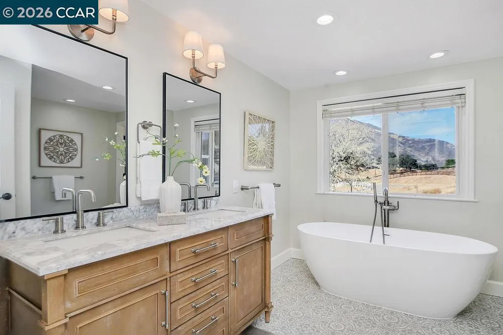 4161 Leon Drive Clayton, CA 94517