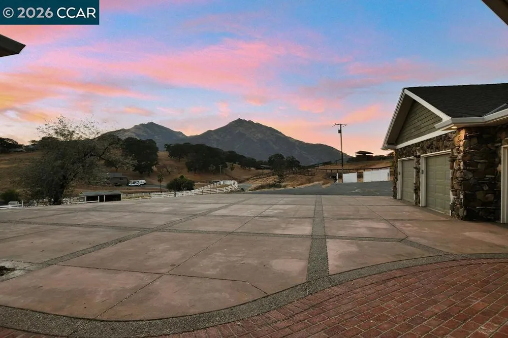 4161 Leon Drive Clayton, CA 94517