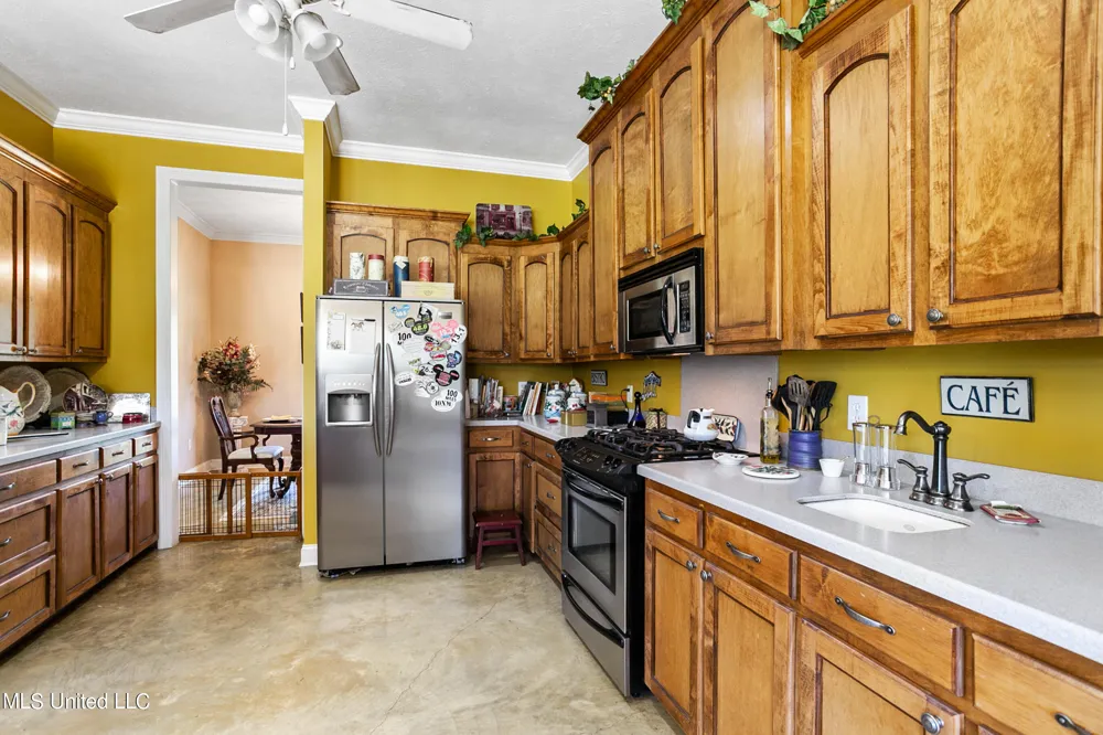 3148 Volley Campbell Road Terry, MS 39170
