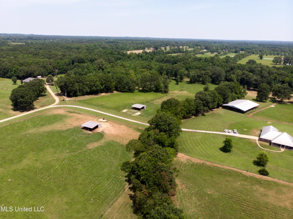 3148 Volley Campbell Road Terry, MS 39170