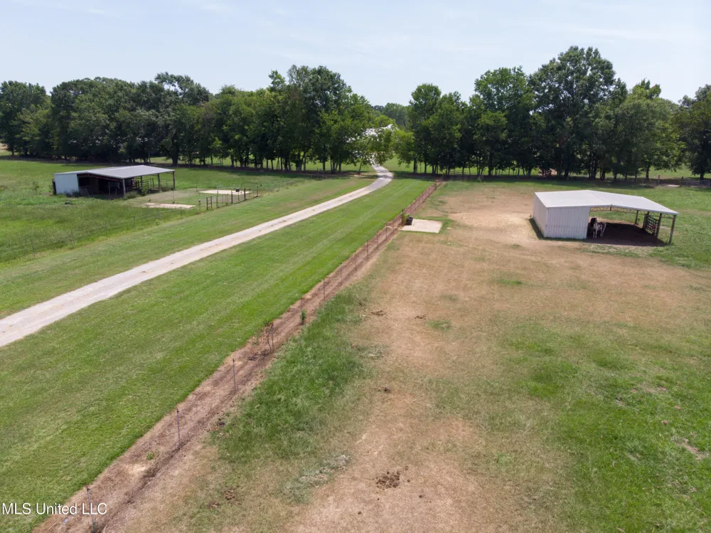 3148 Volley Campbell Road Terry, MS 39170