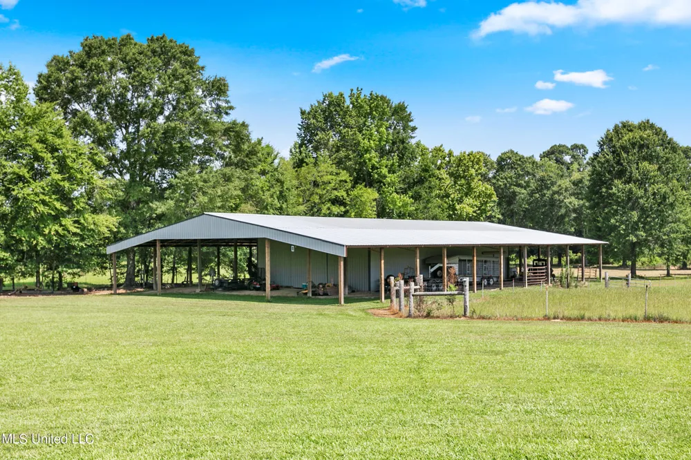 3148 Volley Campbell Road Terry, MS 39170