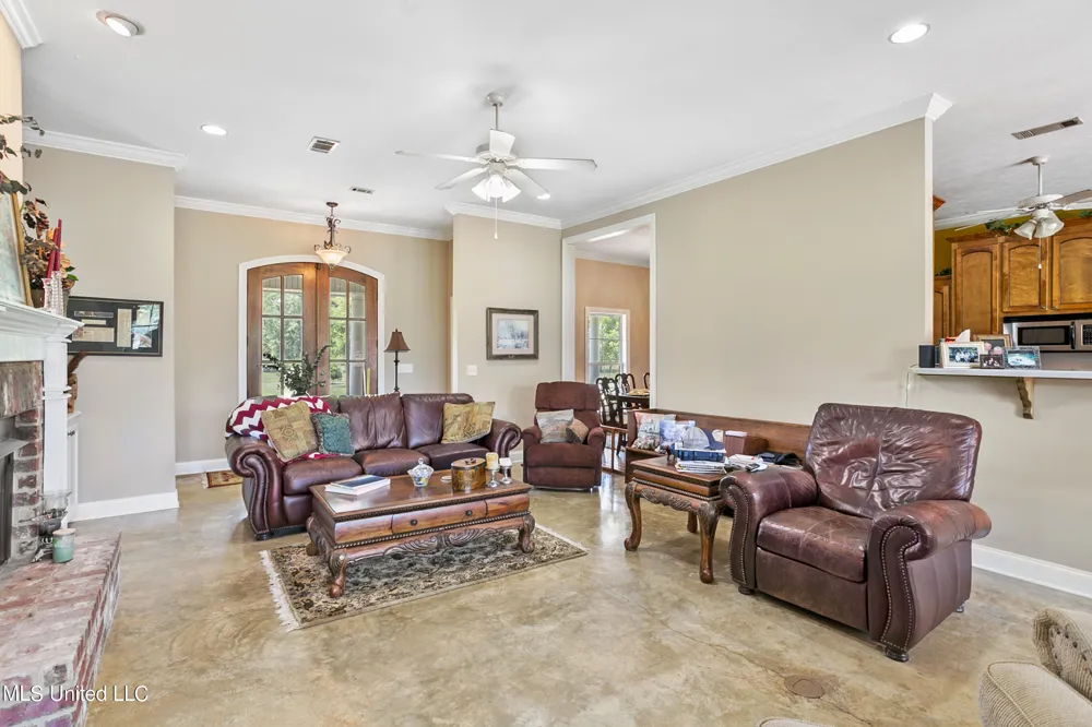 3148 Volley Campbell Road Terry, MS 39170