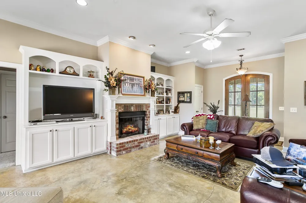 3148 Volley Campbell Road Terry, MS 39170