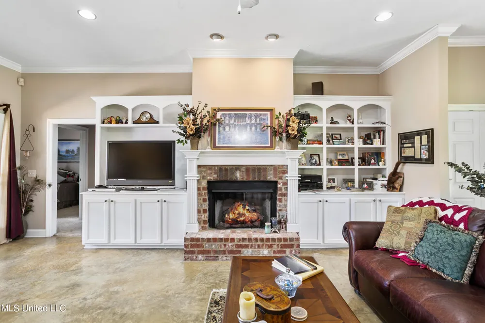 3148 Volley Campbell Road Terry, MS 39170