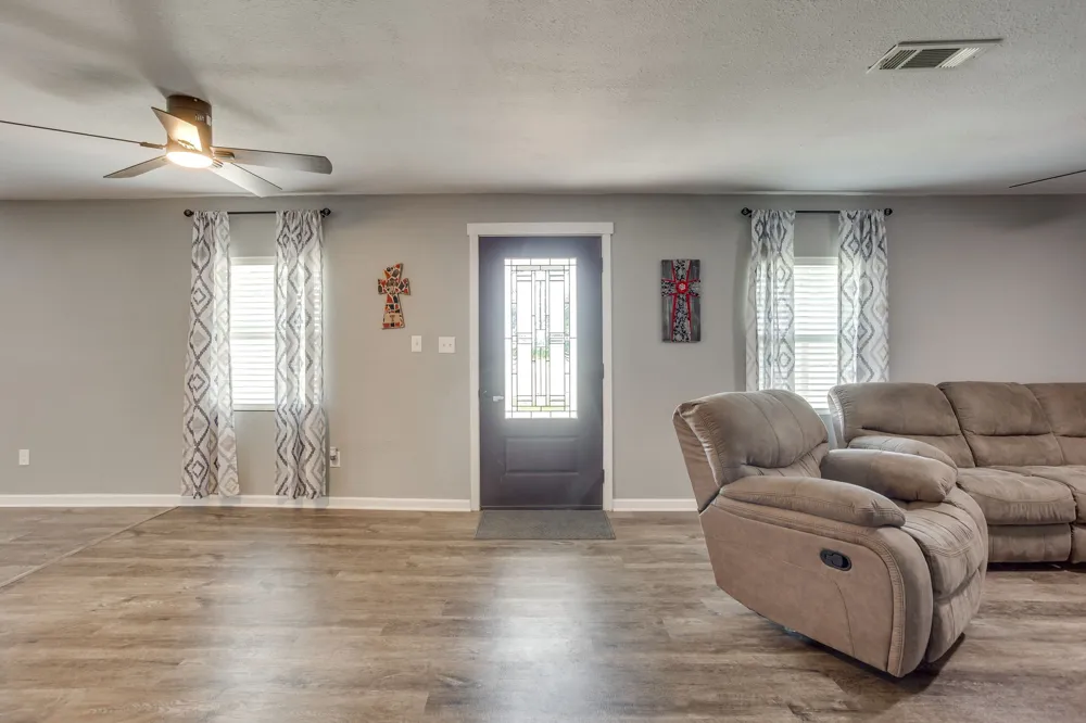 6296 Fm 1195 Mineral Wells, TX 76067