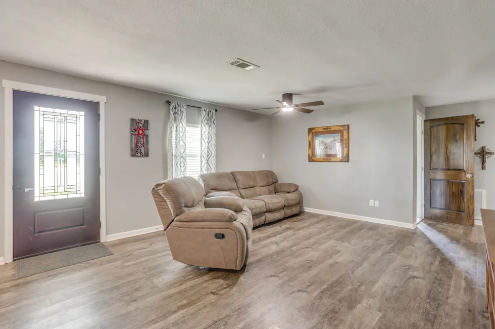 6296 Fm 1195 Mineral Wells, TX 76067