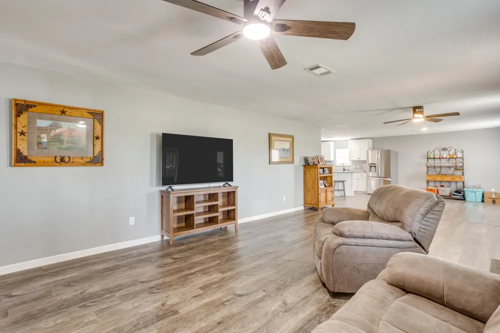6296 Fm 1195 Mineral Wells, TX 76067